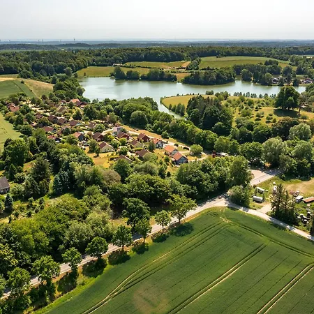 Am Moenchneversdorfer 펜션 *